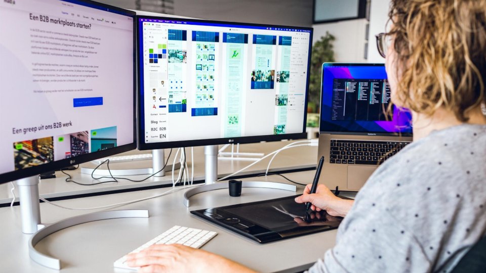 The Benefits of Implementing B2B Commerce Solutions