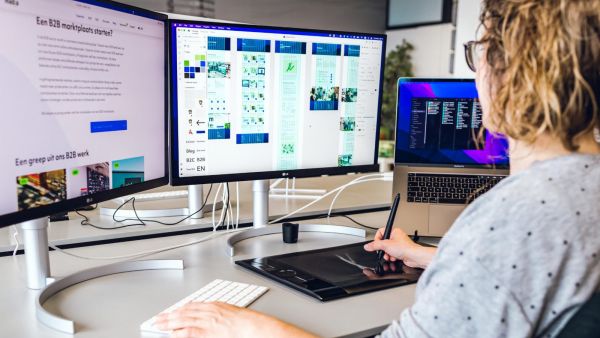 The Benefits of Implementing B2B Commerce Solutions